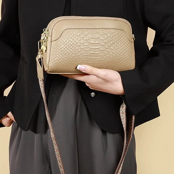 Allira – Croc-Pattern Mini Crossbody Bag