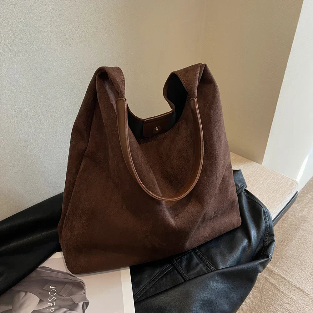 Livia – Soft Suede Bag