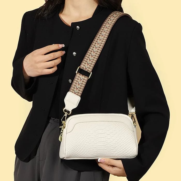 Allira – Croc-Pattern Mini Crossbody Bag