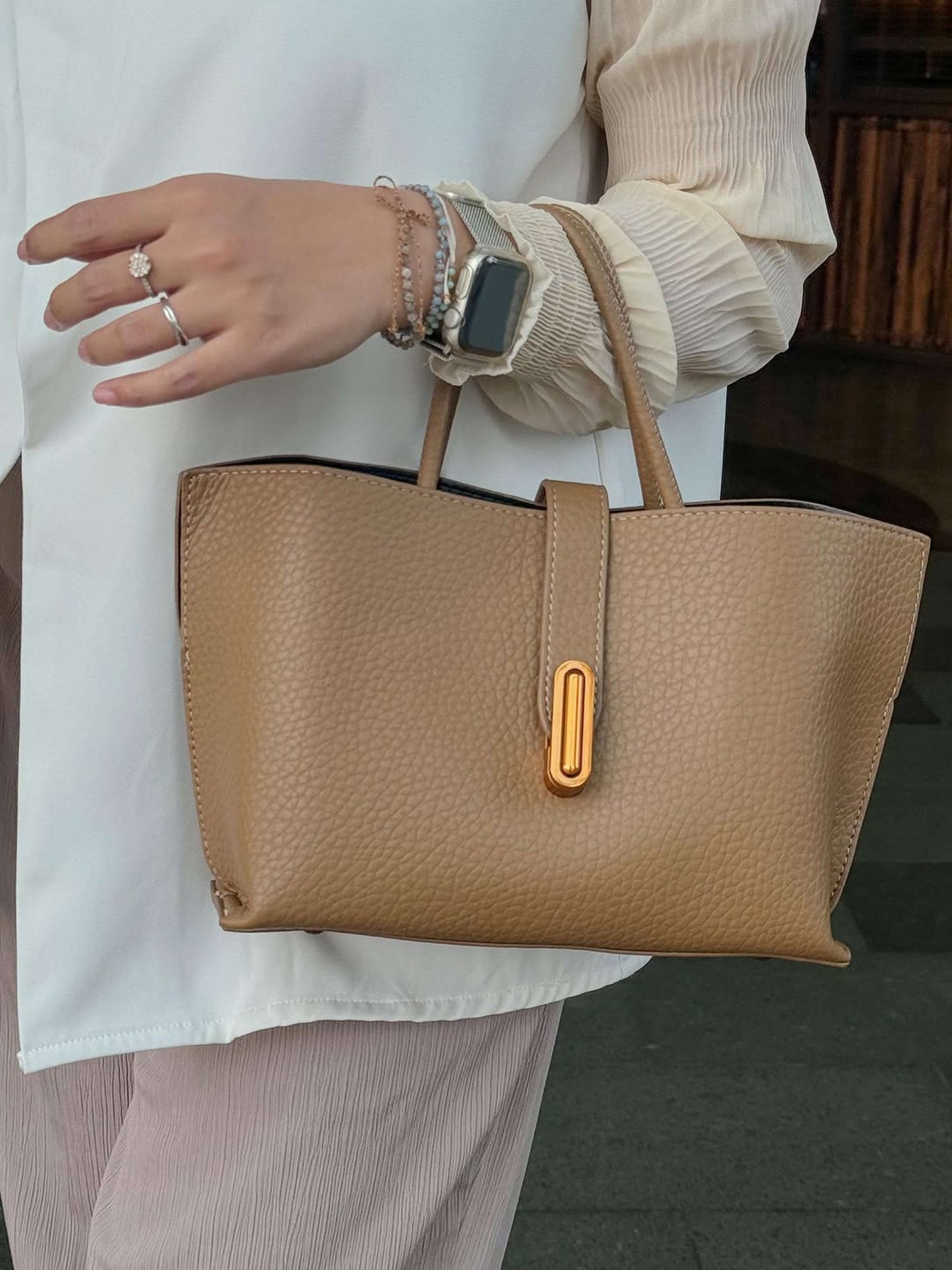 Livia – Elegant Tote Bag